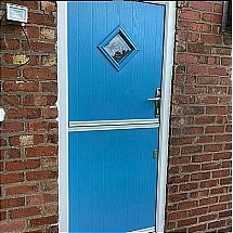 505/Sliders/Stable-Doors-Blue-with-Bullseye-Glass